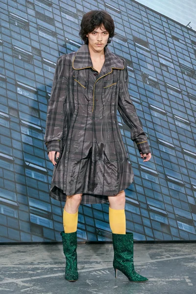 Look 35